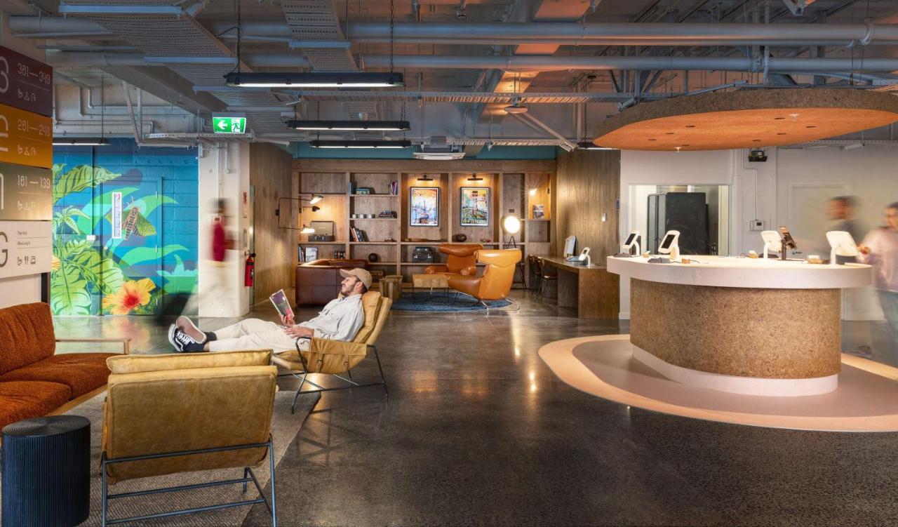 Lylo Auckland Hotel Εξωτερικό φωτογραφία The lounge at the airport