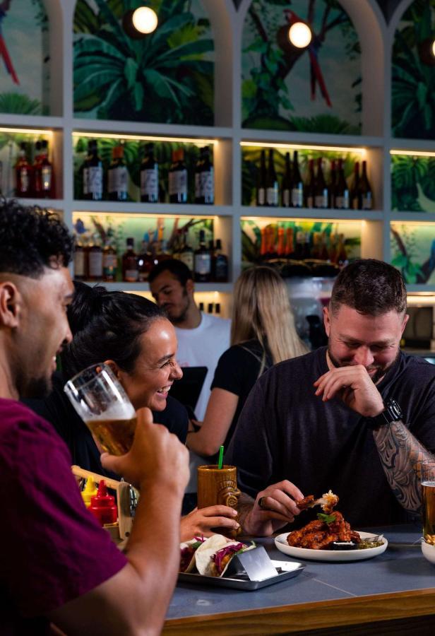 Lylo Auckland Hotel Εξωτερικό φωτογραφία The bar at the Old Blind Dogs