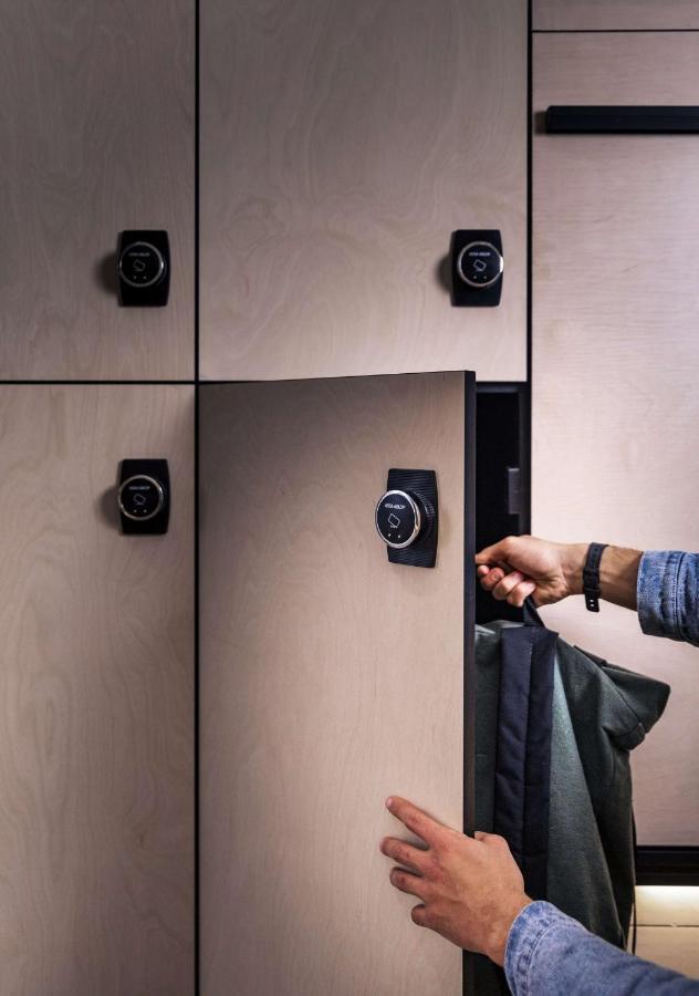 Lylo Auckland Hotel Εξωτερικό φωτογραφία A smart locker