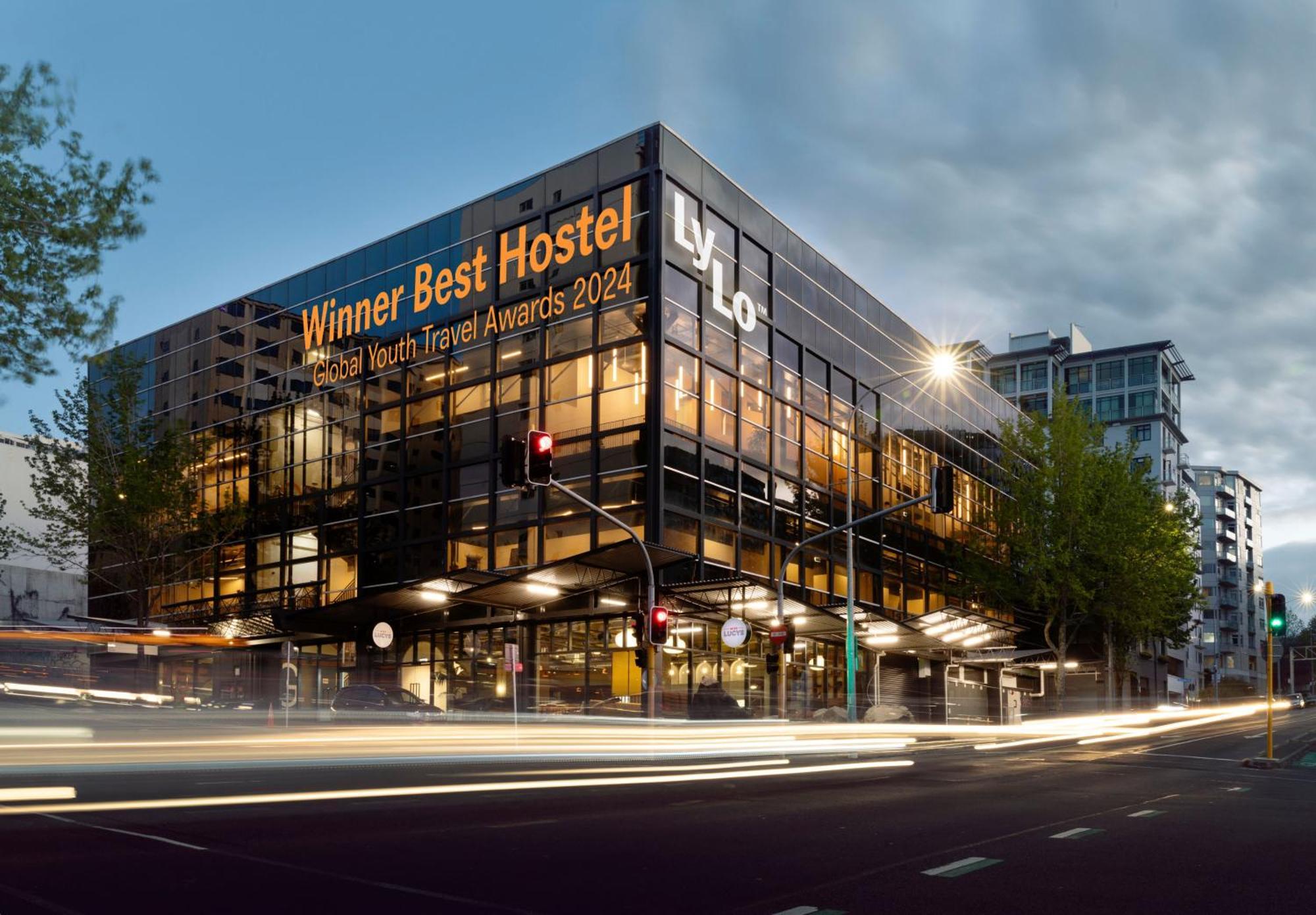 Lylo Auckland Hotel Εξωτερικό φωτογραφία The award-winning hostel in Frankfurt